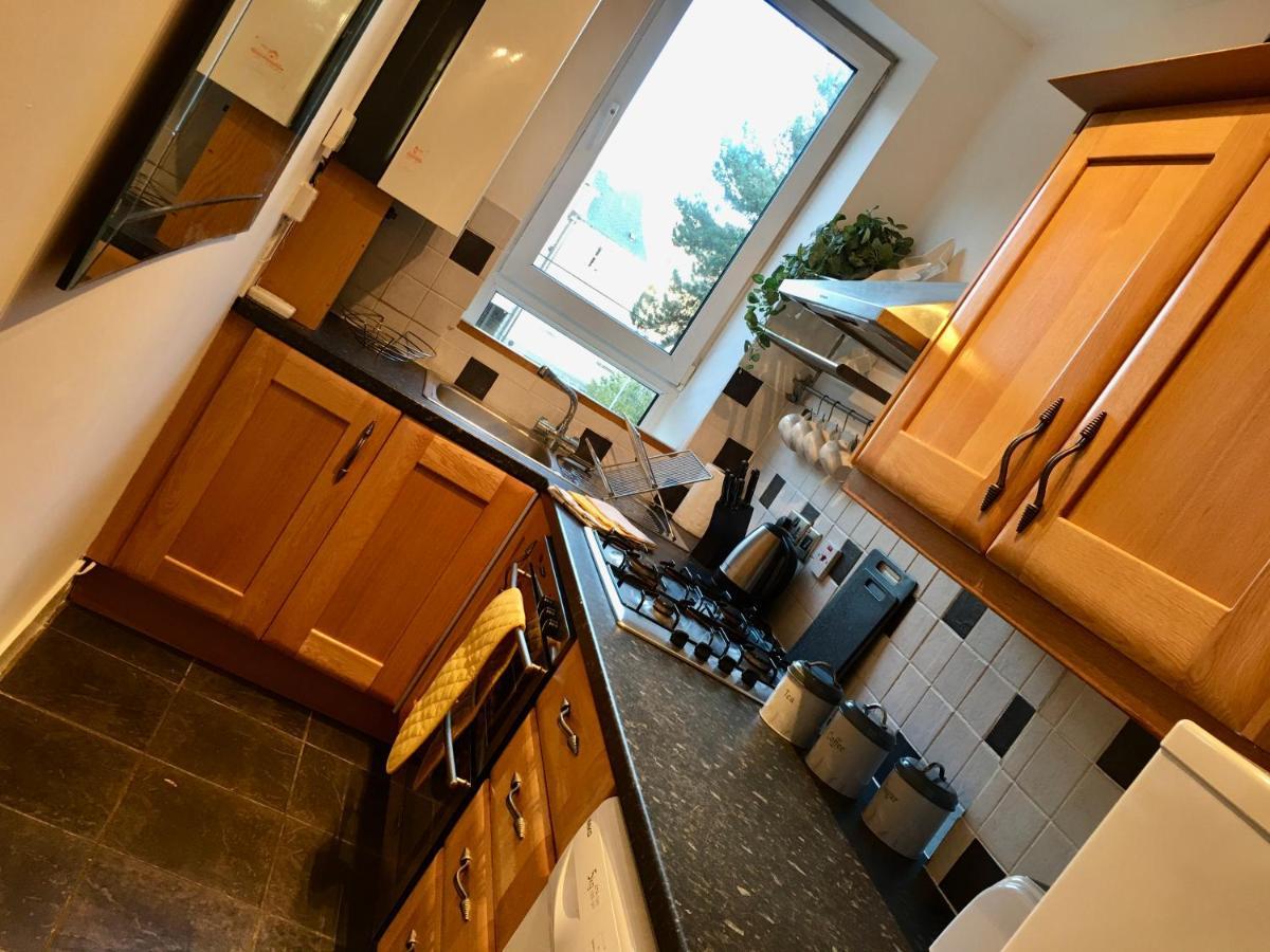 Cosy 2 Bedroom Central Apartment - Free Parking, Free Wifi Aberdeen Exterior foto