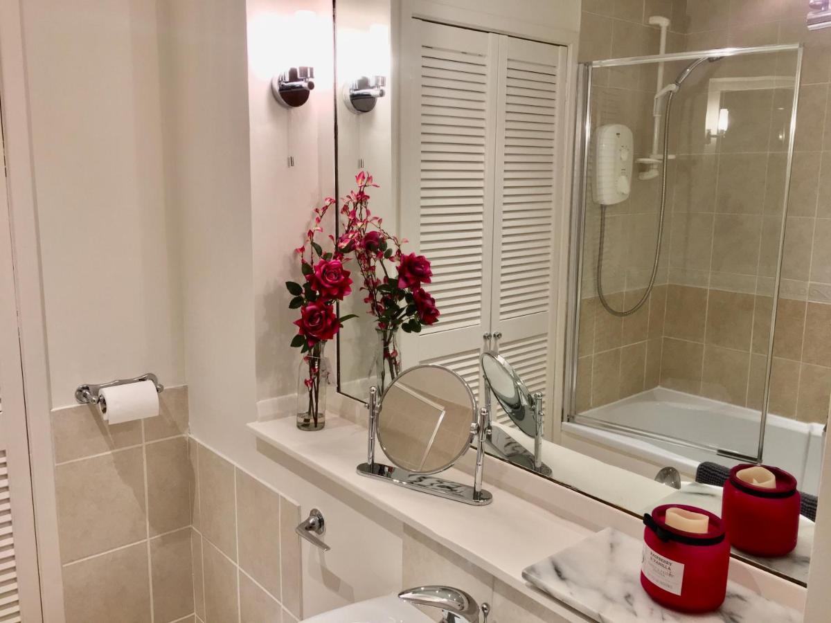 Cosy 2 Bedroom Central Apartment - Free Parking, Free Wifi Aberdeen Exterior foto