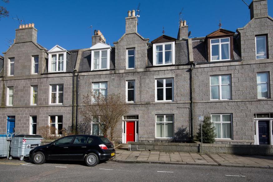 Cosy 2 Bedroom Central Apartment - Free Parking, Free Wifi Aberdeen Exterior foto